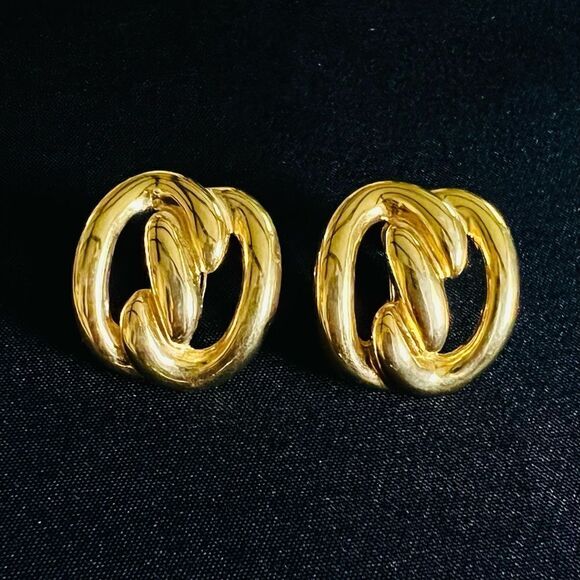 Vintage JS Signed Shiny Screw Back Earrings Gold Tone Twisted Knot Abstract 4042 - Picture 1 of 11